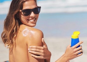 hình ảnh TOP 7 kem chống nắng toàn thân cho mùa hè bảo vệ da tốt nhất hiện nay - số 4